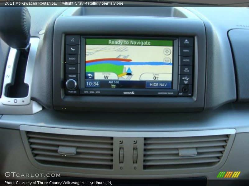 Twilight Gray Metallic / Sierra Stone 2011 Volkswagen Routan SE