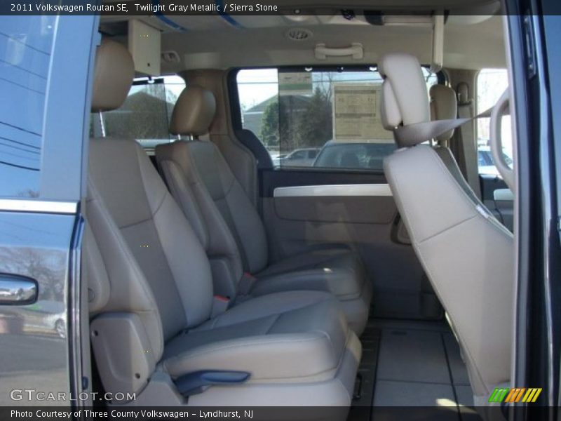 Twilight Gray Metallic / Sierra Stone 2011 Volkswagen Routan SE