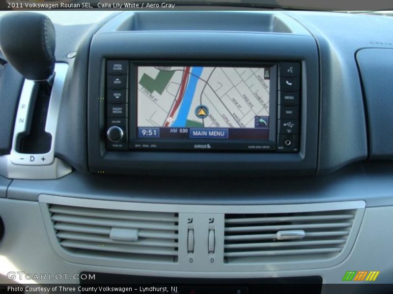 Navigation of 2011 Routan SEL