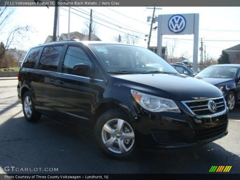 Nocturne Black Metallic / Aero Gray 2011 Volkswagen Routan SE