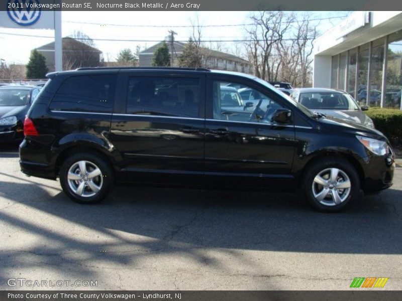 Nocturne Black Metallic / Aero Gray 2011 Volkswagen Routan SE