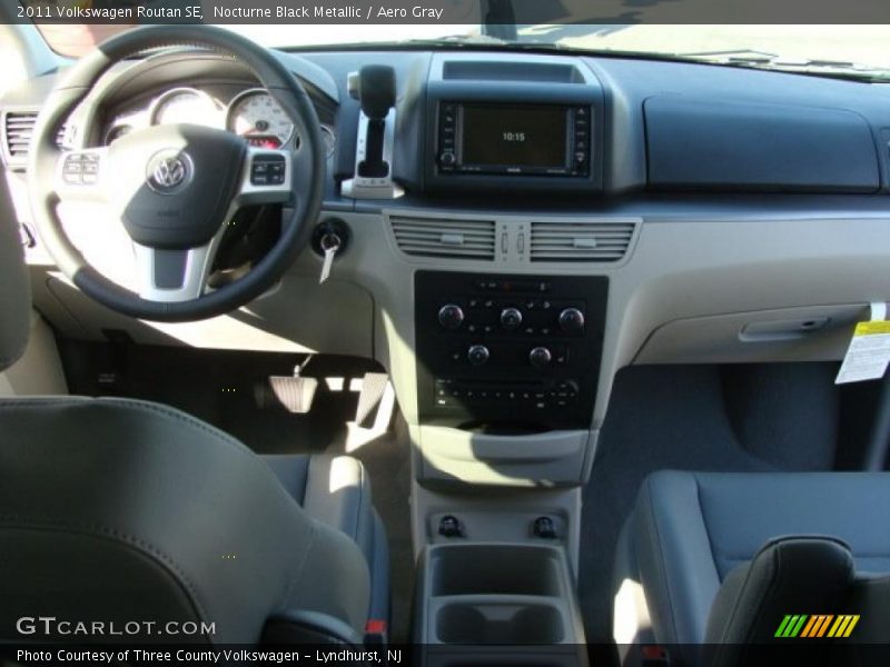 Nocturne Black Metallic / Aero Gray 2011 Volkswagen Routan SE