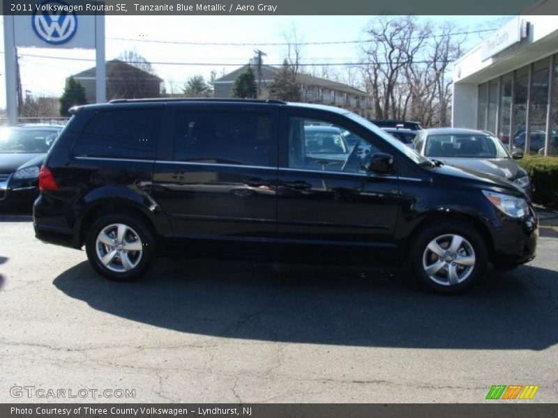 Tanzanite Blue Metallic / Aero Gray 2011 Volkswagen Routan SE