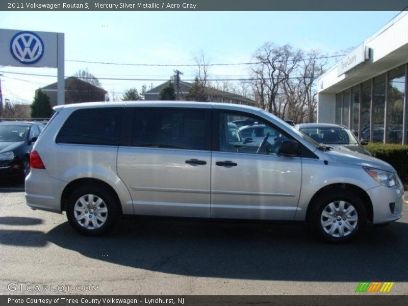 Mercury Silver Metallic / Aero Gray 2011 Volkswagen Routan S