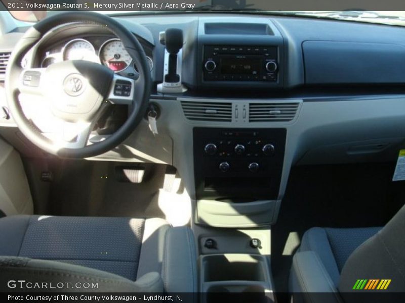 Mercury Silver Metallic / Aero Gray 2011 Volkswagen Routan S