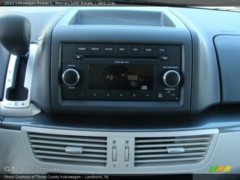 Mercury Silver Metallic / Aero Gray 2011 Volkswagen Routan S