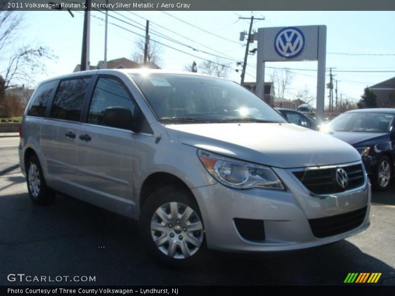 Mercury Silver Metallic / Aero Gray 2011 Volkswagen Routan S