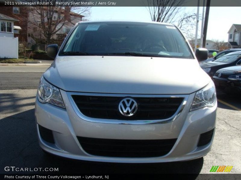 Mercury Silver Metallic / Aero Gray 2011 Volkswagen Routan S