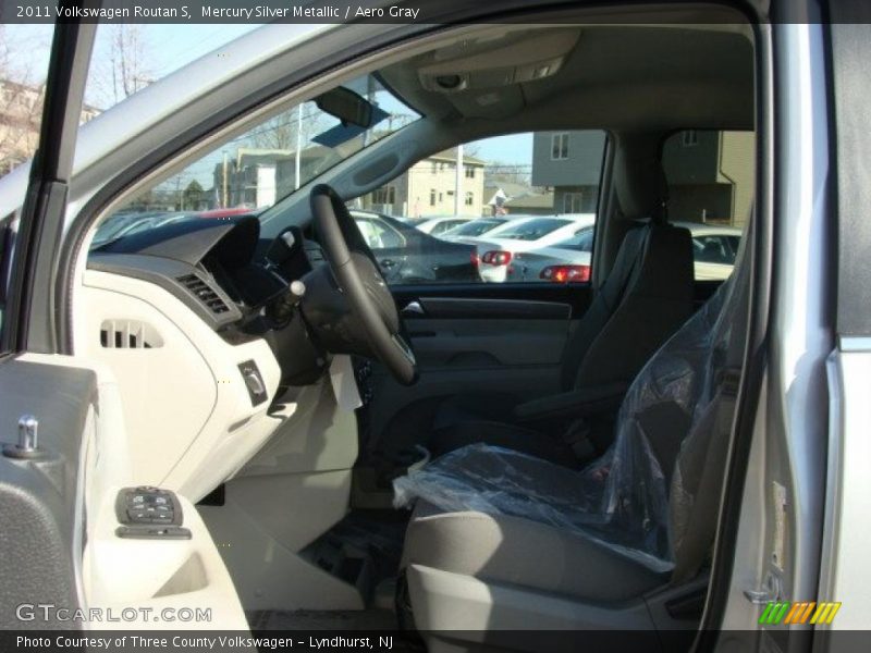 Mercury Silver Metallic / Aero Gray 2011 Volkswagen Routan S