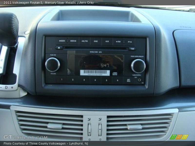 Mercury Silver Metallic / Aero Gray 2011 Volkswagen Routan S