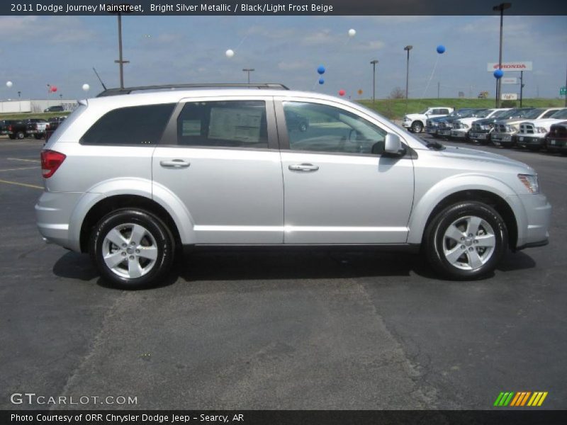 Bright Silver Metallic / Black/Light Frost Beige 2011 Dodge Journey Mainstreet