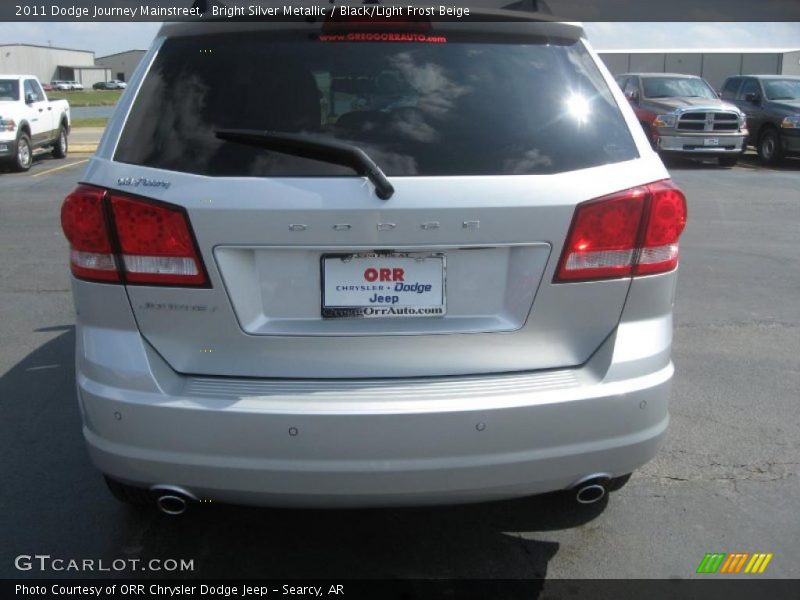Bright Silver Metallic / Black/Light Frost Beige 2011 Dodge Journey Mainstreet