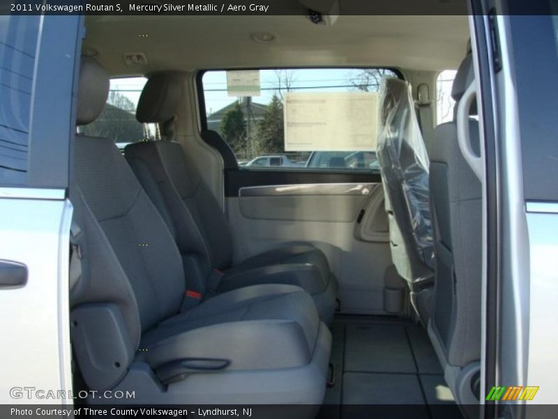 Mercury Silver Metallic / Aero Gray 2011 Volkswagen Routan S