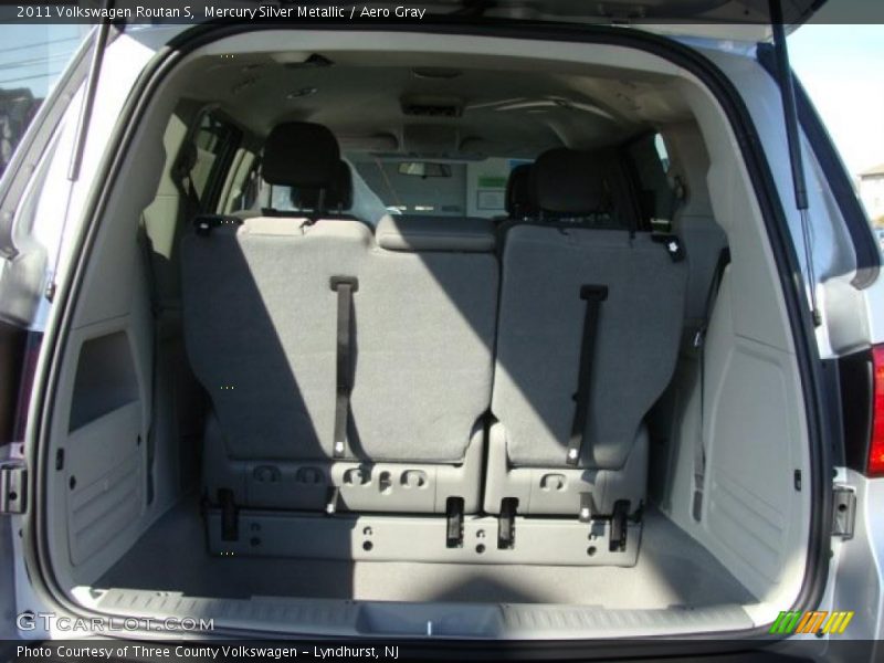 Mercury Silver Metallic / Aero Gray 2011 Volkswagen Routan S