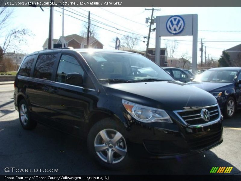 Nocturne Black Metallic / Aero Gray 2011 Volkswagen Routan SEL