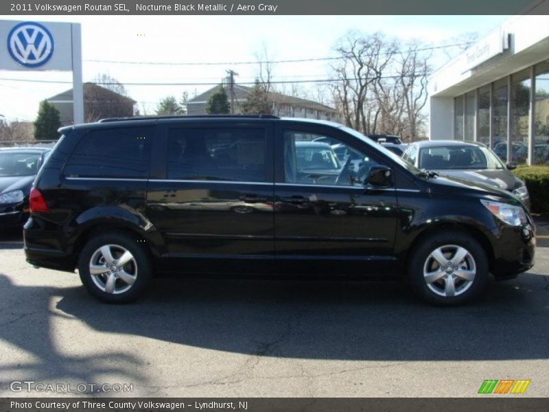 Nocturne Black Metallic / Aero Gray 2011 Volkswagen Routan SEL