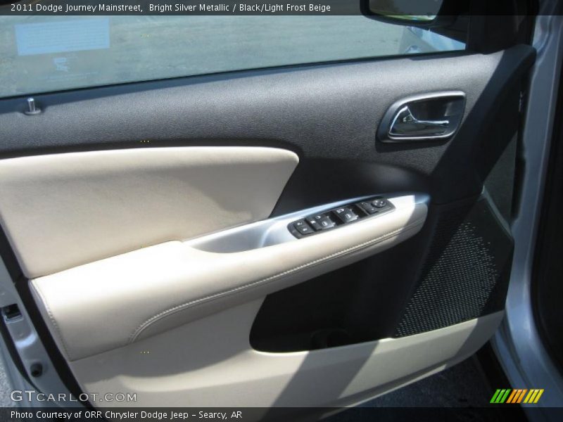 Bright Silver Metallic / Black/Light Frost Beige 2011 Dodge Journey Mainstreet