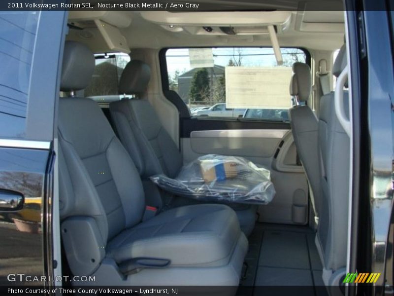 Nocturne Black Metallic / Aero Gray 2011 Volkswagen Routan SEL