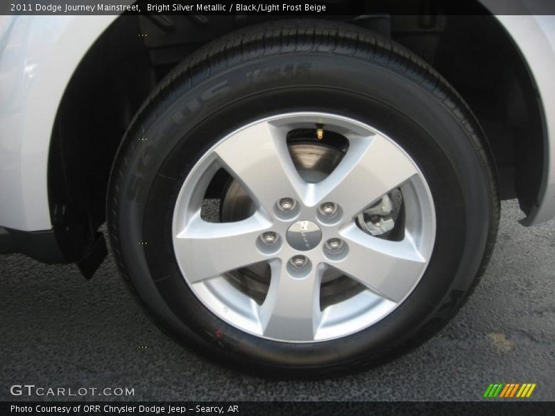 Bright Silver Metallic / Black/Light Frost Beige 2011 Dodge Journey Mainstreet