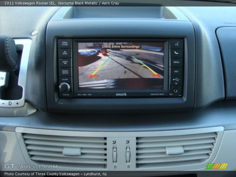 Nocturne Black Metallic / Aero Gray 2011 Volkswagen Routan SEL
