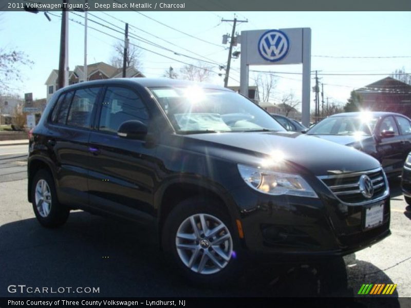 Deep Black Metallic / Charcoal 2011 Volkswagen Tiguan S