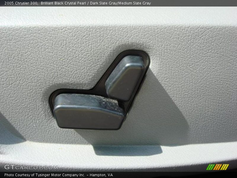 Brilliant Black Crystal Pearl / Dark Slate Gray/Medium Slate Gray 2005 Chrysler 300