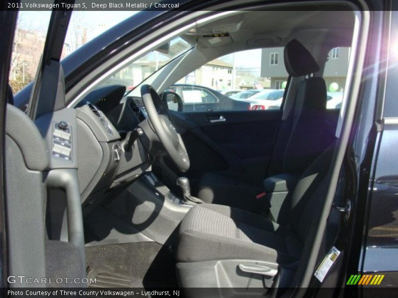 Deep Black Metallic / Charcoal 2011 Volkswagen Tiguan S