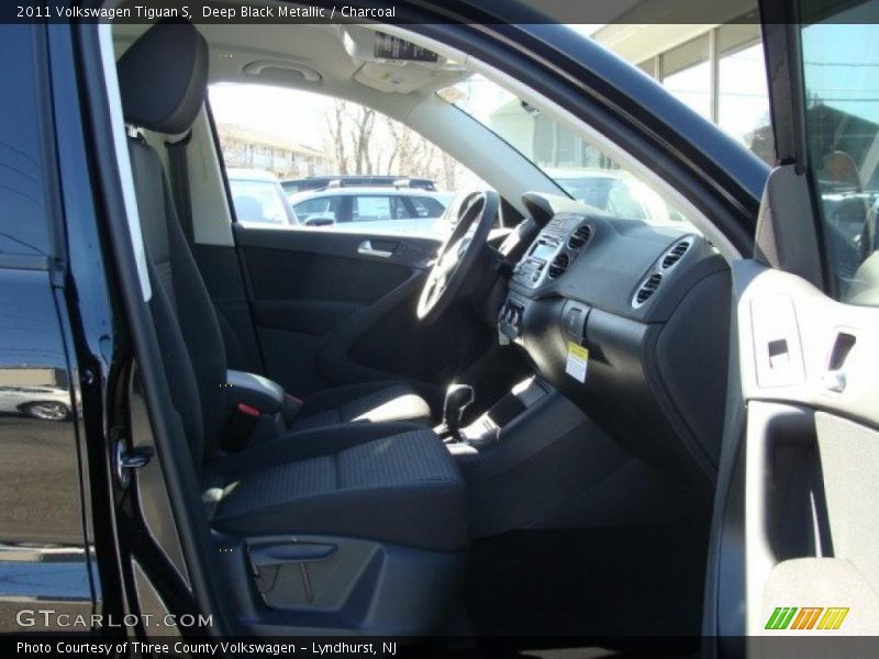 Deep Black Metallic / Charcoal 2011 Volkswagen Tiguan S