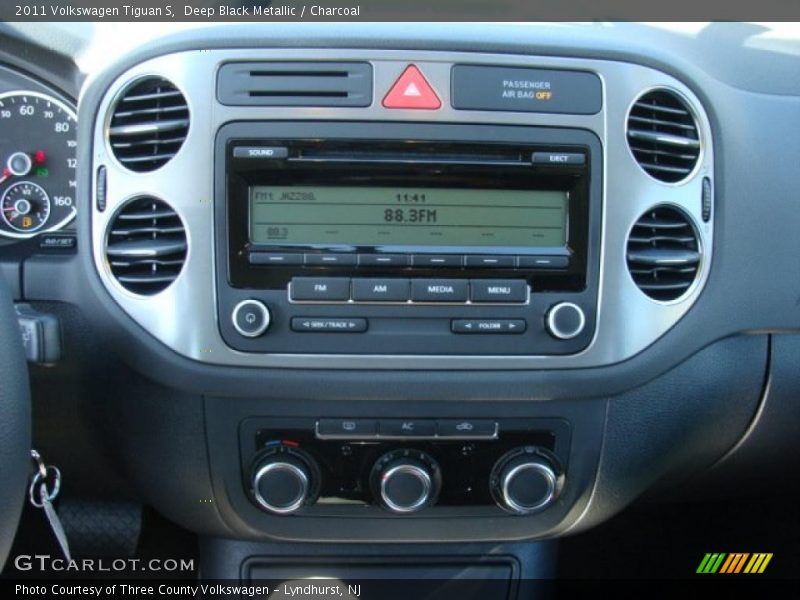 Deep Black Metallic / Charcoal 2011 Volkswagen Tiguan S