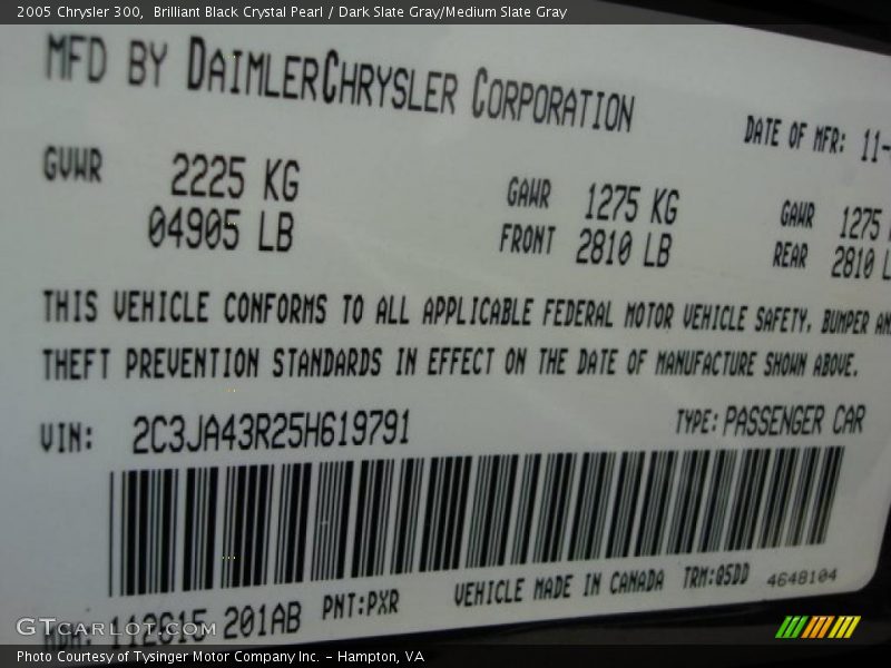 Brilliant Black Crystal Pearl / Dark Slate Gray/Medium Slate Gray 2005 Chrysler 300