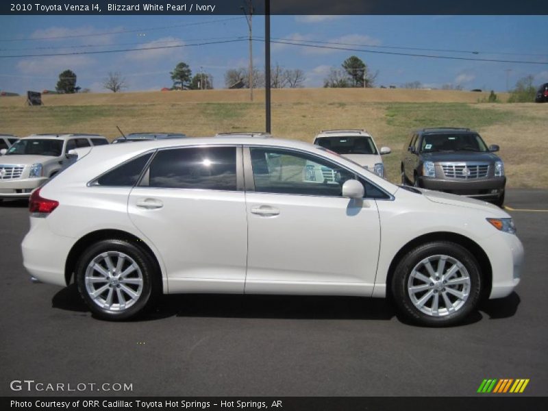 Blizzard White Pearl / Ivory 2010 Toyota Venza I4