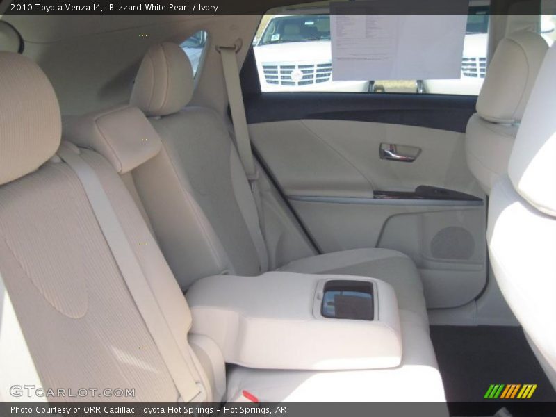 Blizzard White Pearl / Ivory 2010 Toyota Venza I4