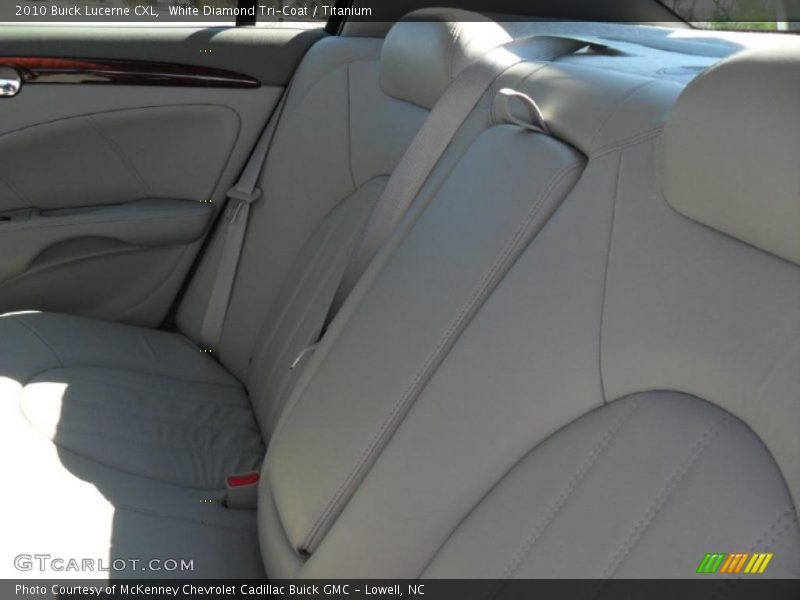 White Diamond Tri-Coat / Titanium 2010 Buick Lucerne CXL