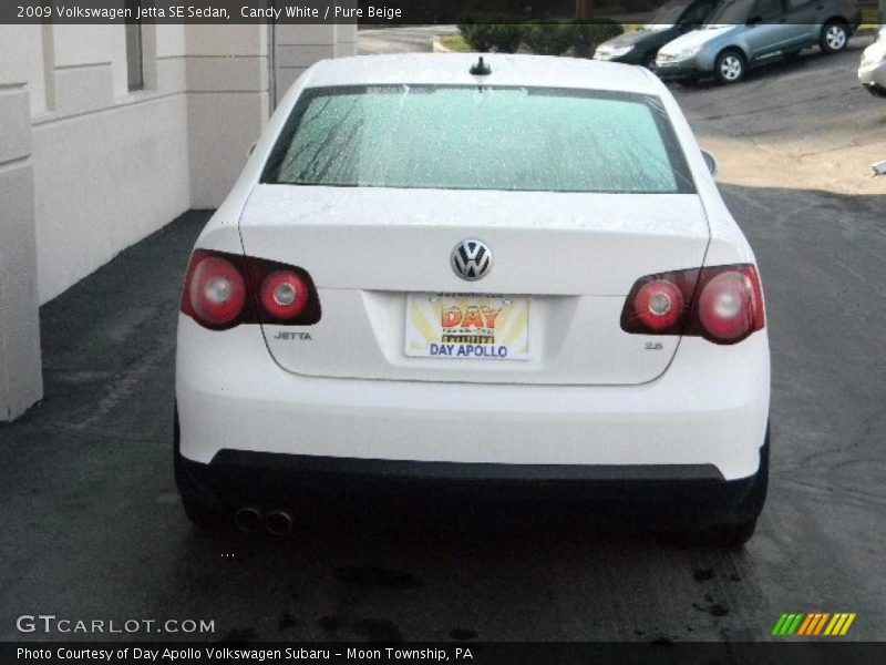 Candy White / Pure Beige 2009 Volkswagen Jetta SE Sedan