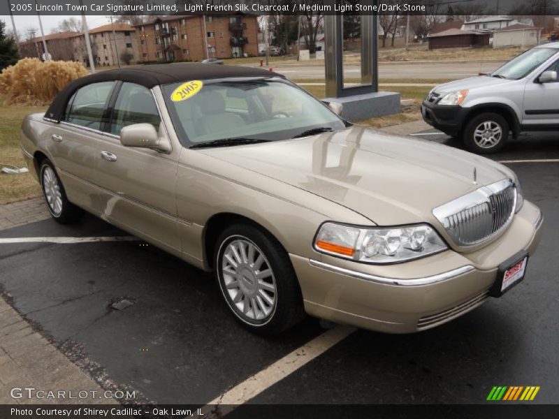 Light French Silk Clearcoat / Medium Light Stone/Dark Stone 2005 Lincoln Town Car Signature Limited