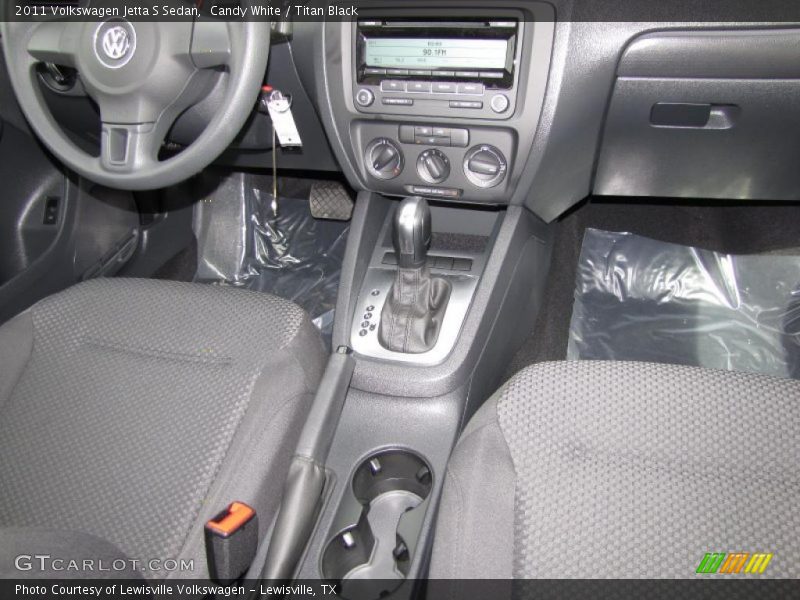 Candy White / Titan Black 2011 Volkswagen Jetta S Sedan