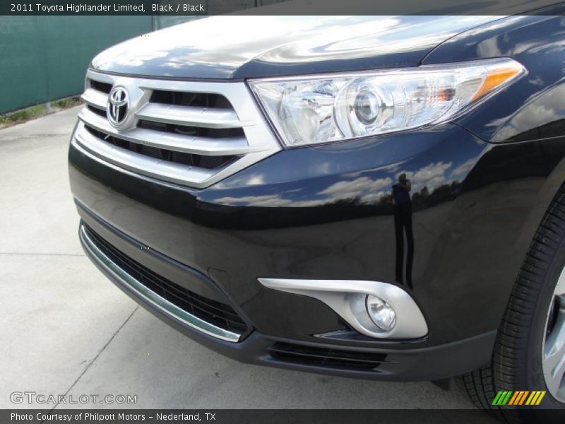 Black / Black 2011 Toyota Highlander Limited