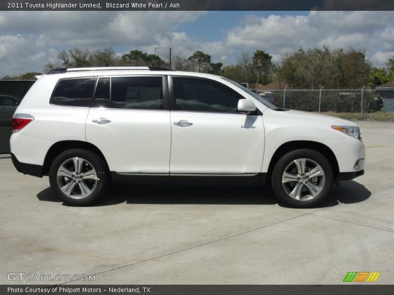 Blizzard White Pearl / Ash 2011 Toyota Highlander Limited