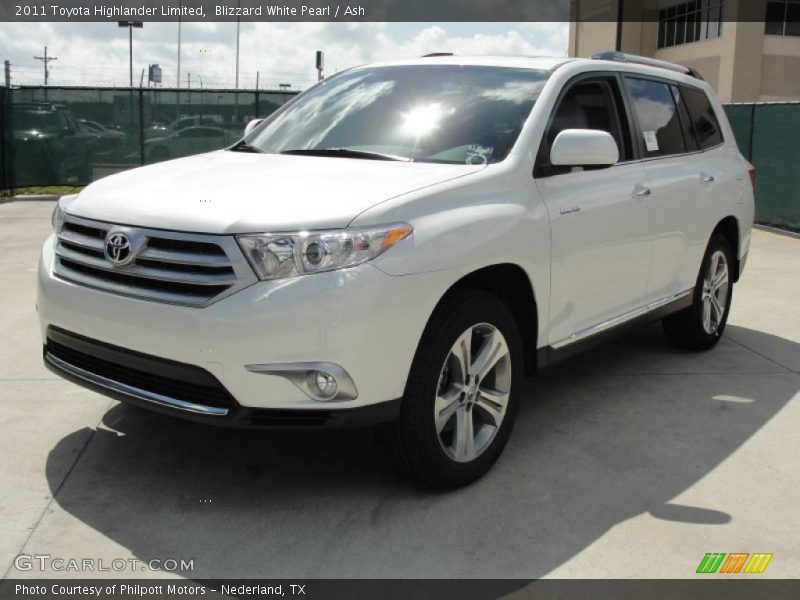 Blizzard White Pearl / Ash 2011 Toyota Highlander Limited