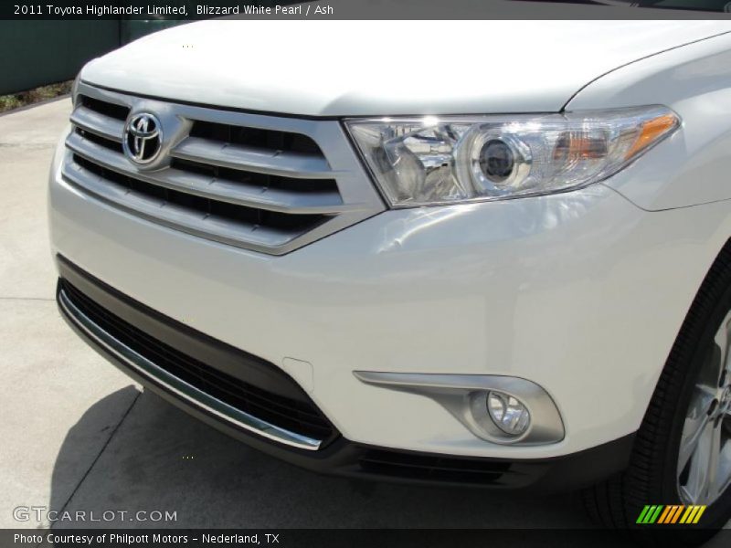 Blizzard White Pearl / Ash 2011 Toyota Highlander Limited