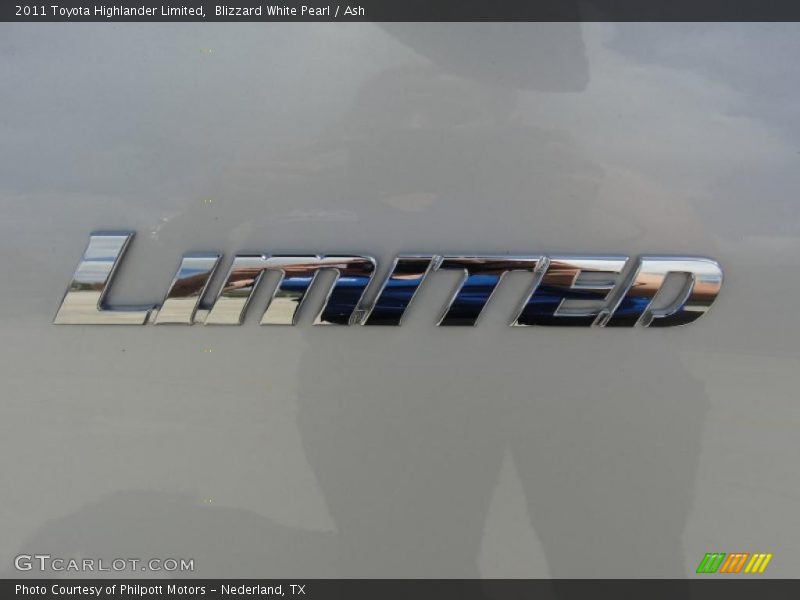 Blizzard White Pearl / Ash 2011 Toyota Highlander Limited