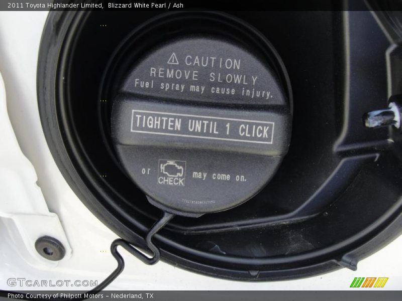 Blizzard White Pearl / Ash 2011 Toyota Highlander Limited