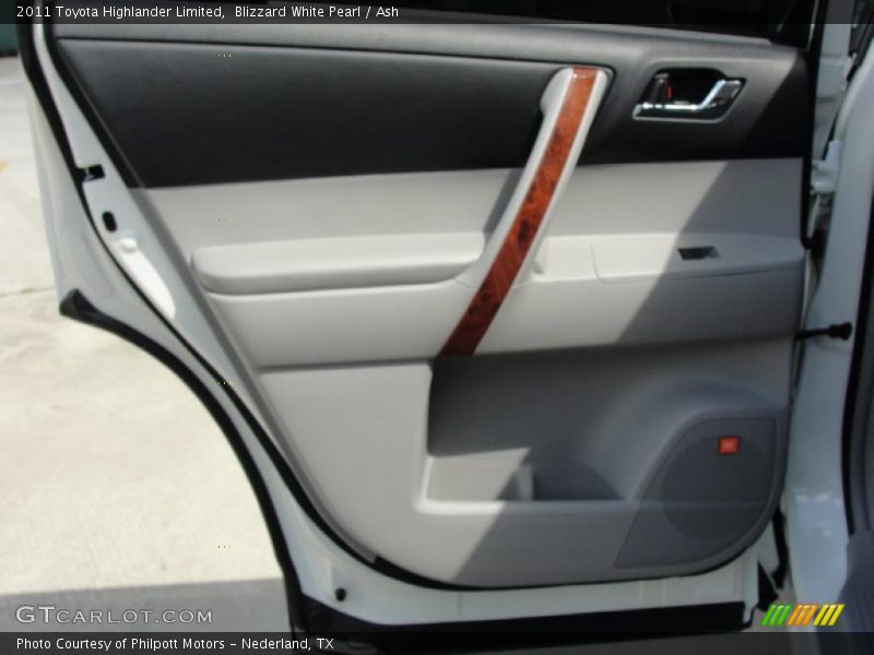 Blizzard White Pearl / Ash 2011 Toyota Highlander Limited