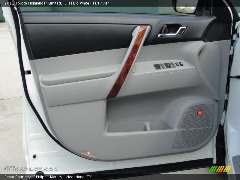 Blizzard White Pearl / Ash 2011 Toyota Highlander Limited