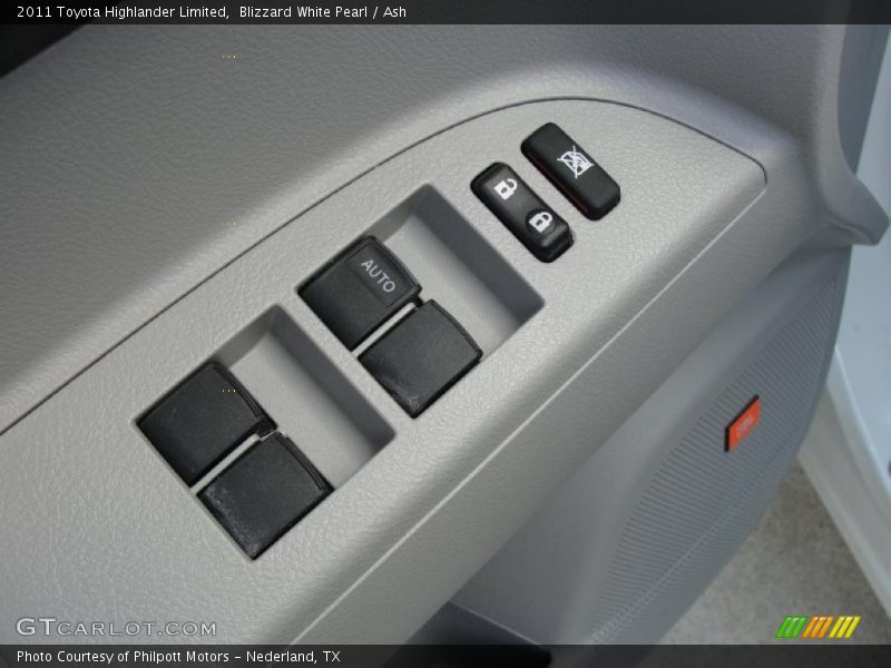 Blizzard White Pearl / Ash 2011 Toyota Highlander Limited