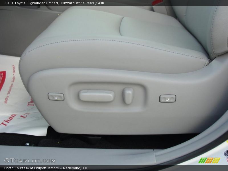 Blizzard White Pearl / Ash 2011 Toyota Highlander Limited