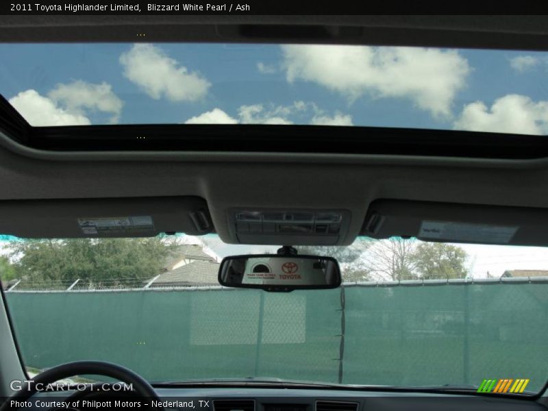 Blizzard White Pearl / Ash 2011 Toyota Highlander Limited