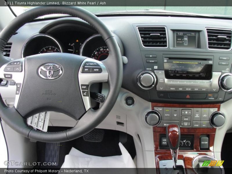 Blizzard White Pearl / Ash 2011 Toyota Highlander Limited
