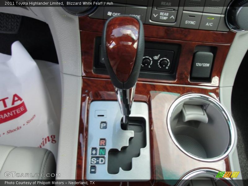 Blizzard White Pearl / Ash 2011 Toyota Highlander Limited