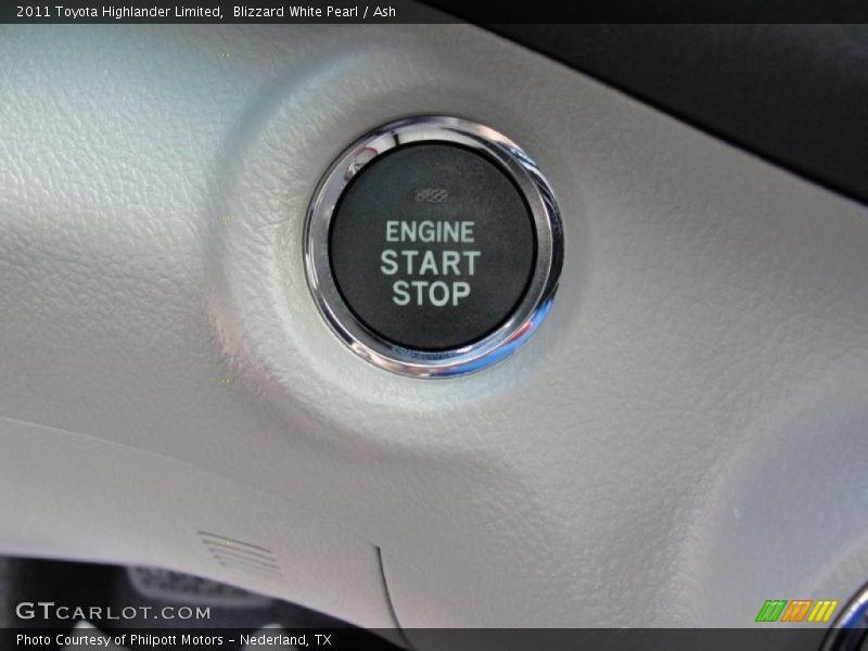 Blizzard White Pearl / Ash 2011 Toyota Highlander Limited